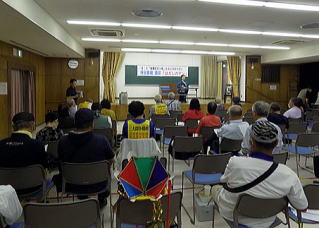 講談「はだしのゲン」に多くの住民が駆けつけた(2025年8月3日西地域交流センター)